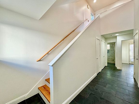 5th image of 4214 Swiss Ave Unit L