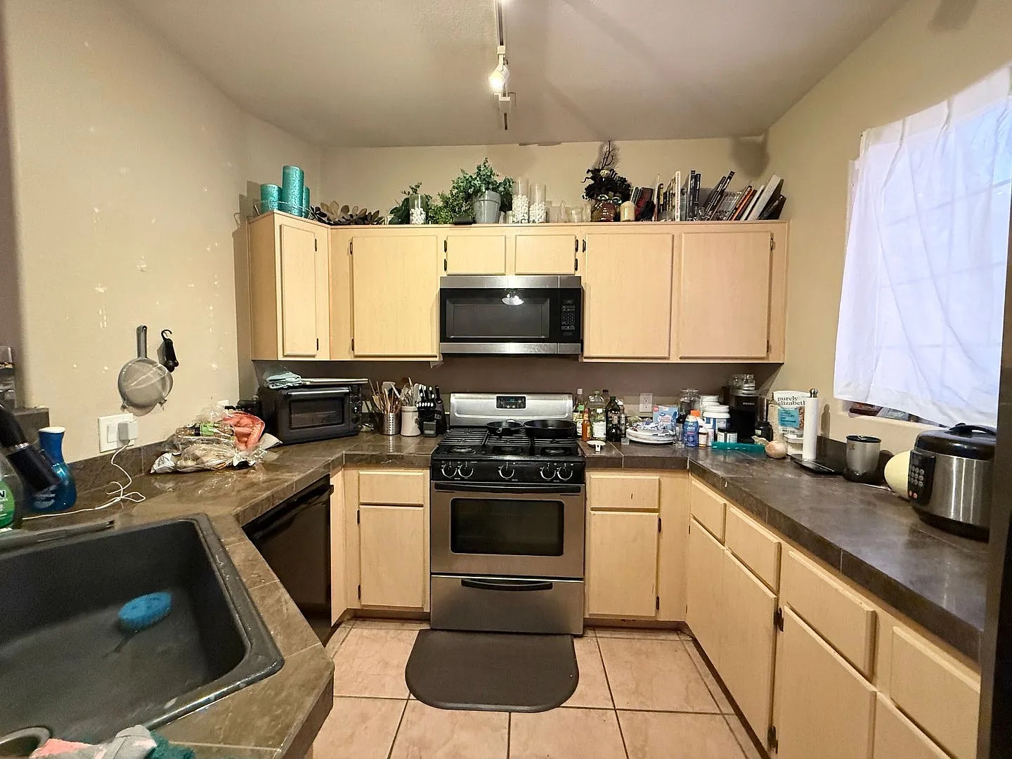 Room for Rent in Gated Community First-Floor 2 Bed, 2 Bath Condo — Photo 3