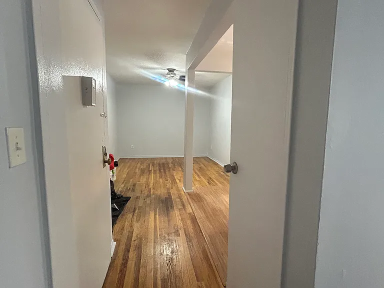 6250 McLean Ave — Photo 2
