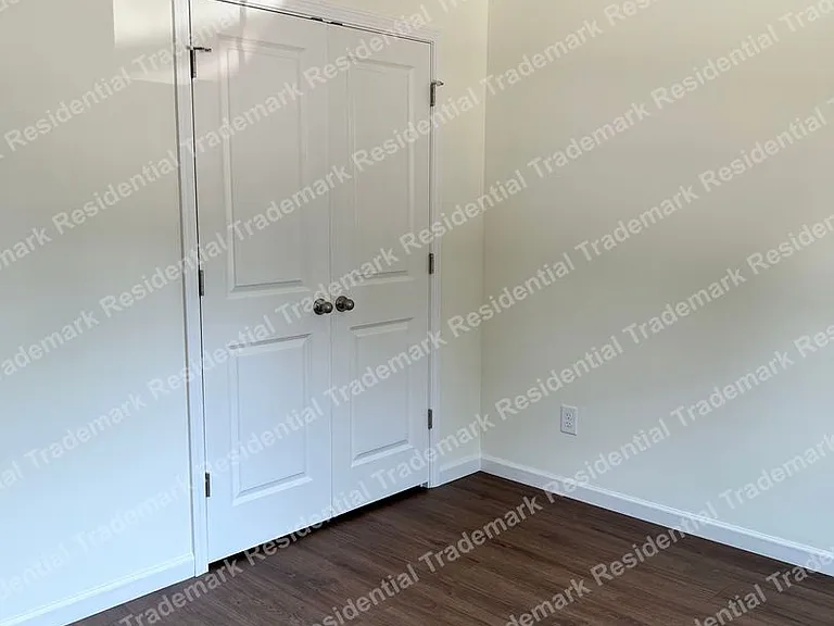 109 Avondale Ave — Photo 13