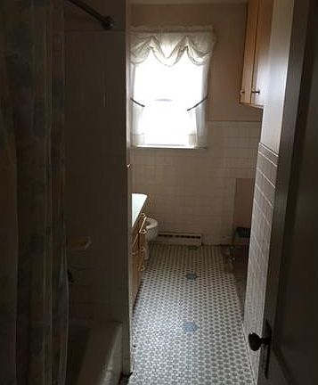 4th image of 107 E Bement St