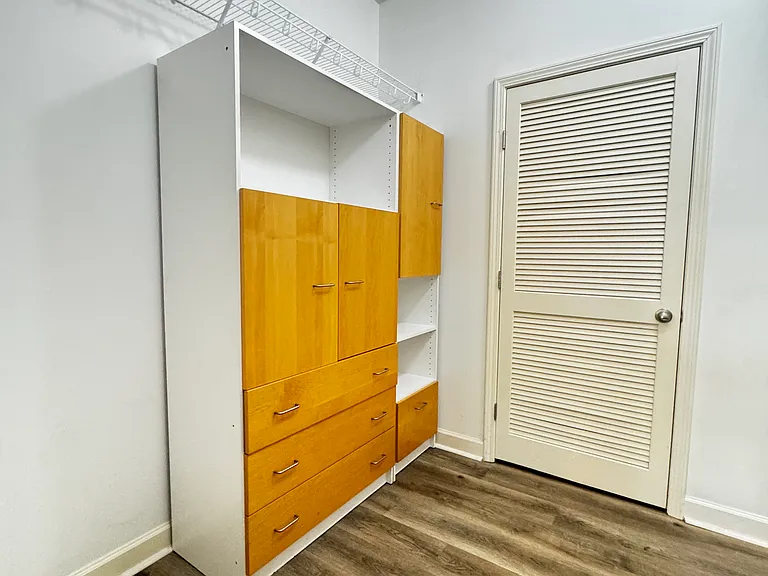 2304 Elliott Ave #103 — Photo 22