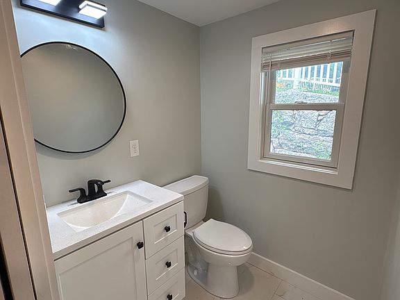 4th image of 825 Scenic Hwy #3