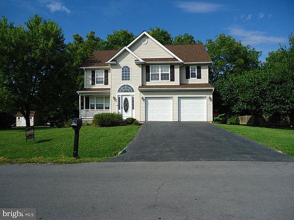 2nd image of 384 Teal Rd N