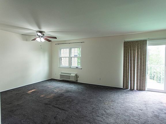 2nd image of 424 Carpenter Ave