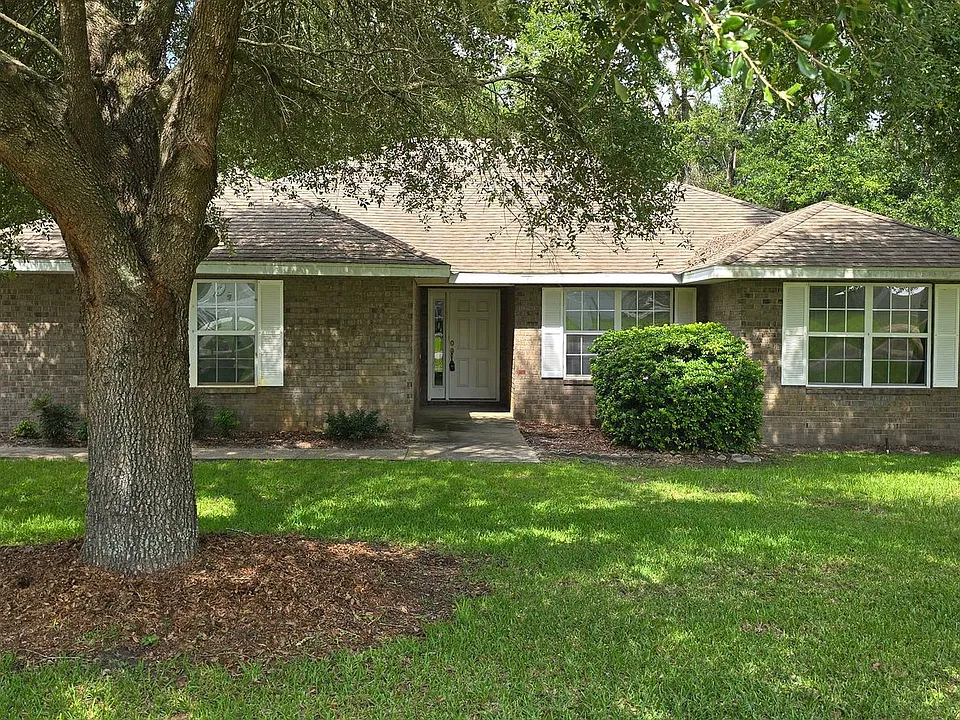 196 SW Timberland Ct