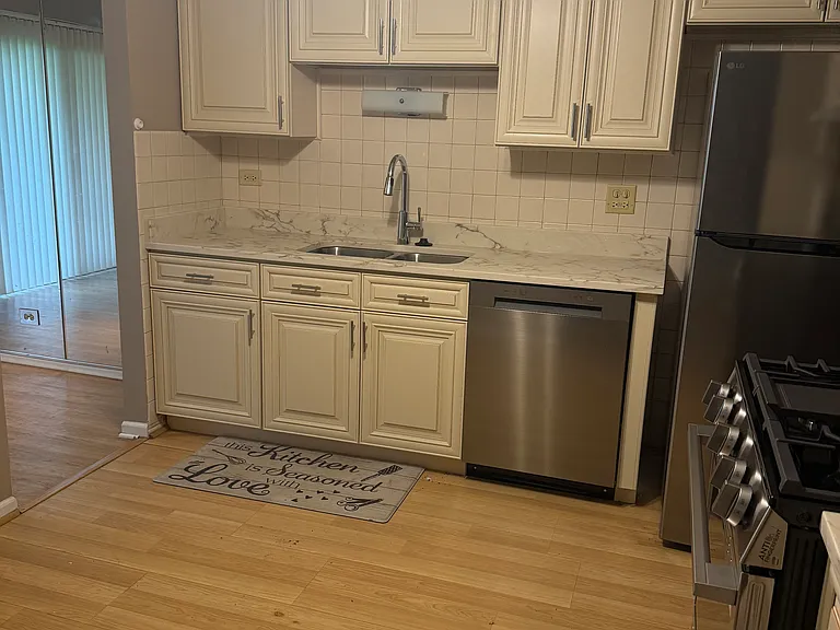 314 Silverwood Ct #B1 — Photo 6