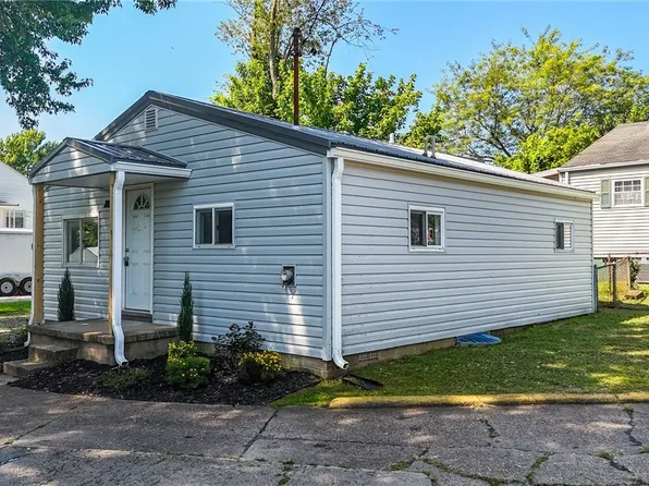 2111A Stella Ct, Parkersburg, WV 26104