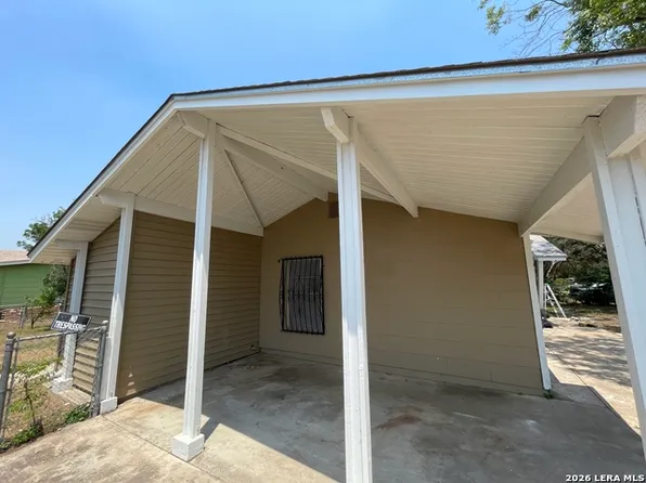 5547 Stonybrook Dr, San Antonio, TX 78242