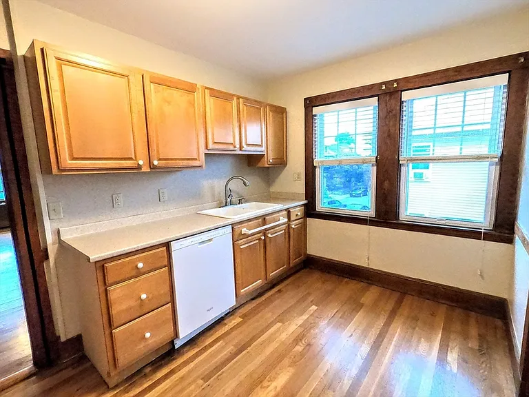 22 Roseway St #2 — Photo 13