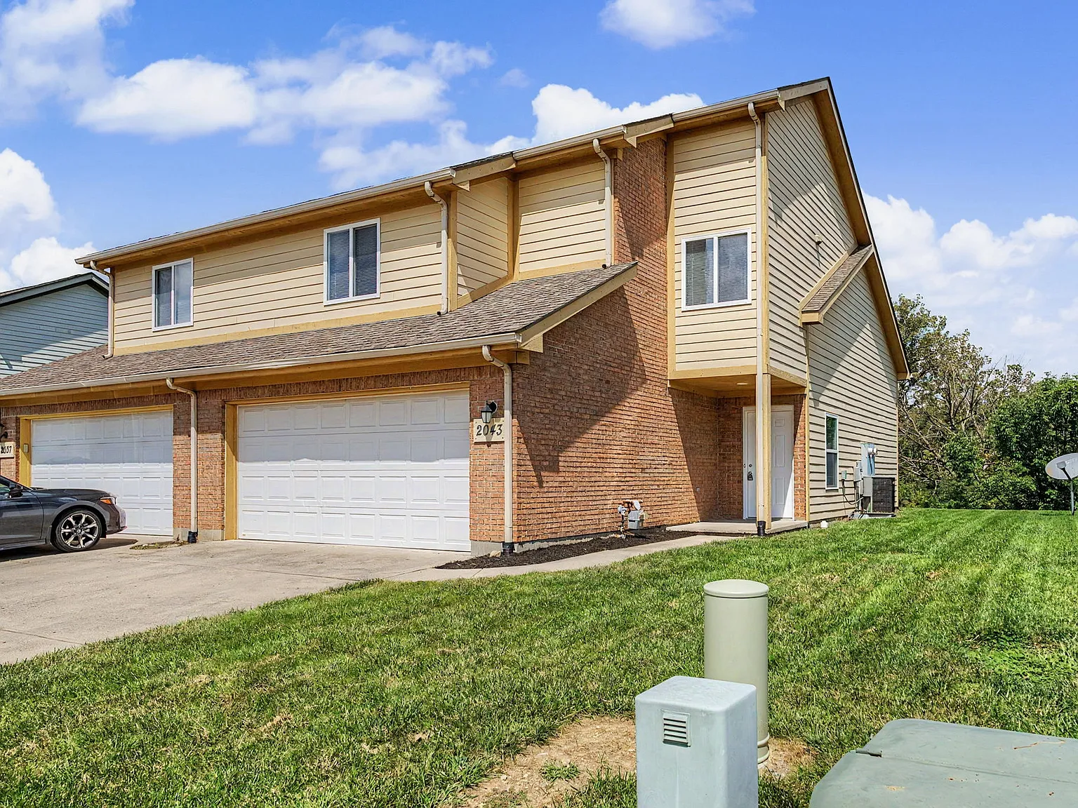 3 bed, 2.5 bath, 1588 sqft, $1,800 — Photo 1