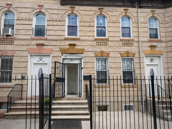 1094 Blake Avenue image 1 of 9