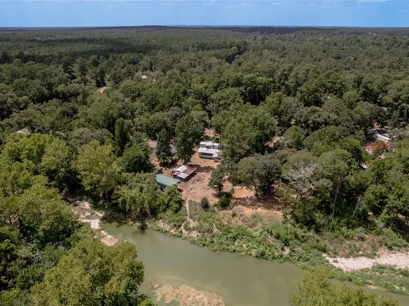 8 Creek Rd, Huntsville, TX 77320