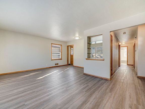 5th image of 2328 Pierce Ave