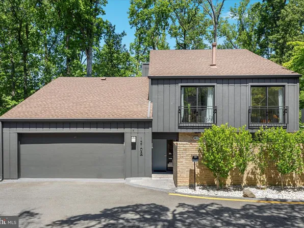 12108 Quorn Ln, Reston, VA 20191