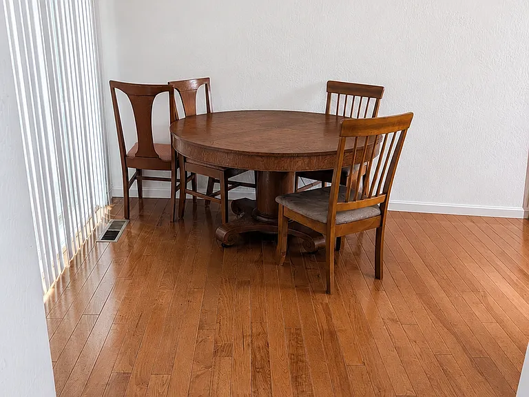 Breakfast nook from the kitchen