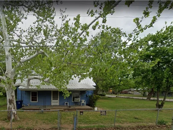 104 Greathouse St, Bridgeport, TX 76426