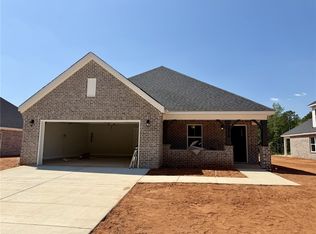 2316 Lake Shadow Ln, Opelika, AL 36801