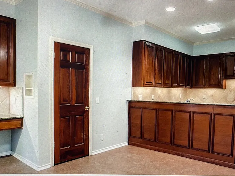 8000 Donore Pl #5 — Photo 15