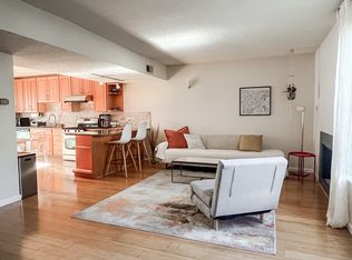 302 Newton Ave #302, Oakland, CA