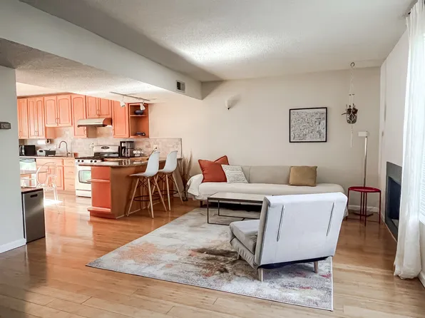 302 Newton Ave #302, Oakland, CA 94606