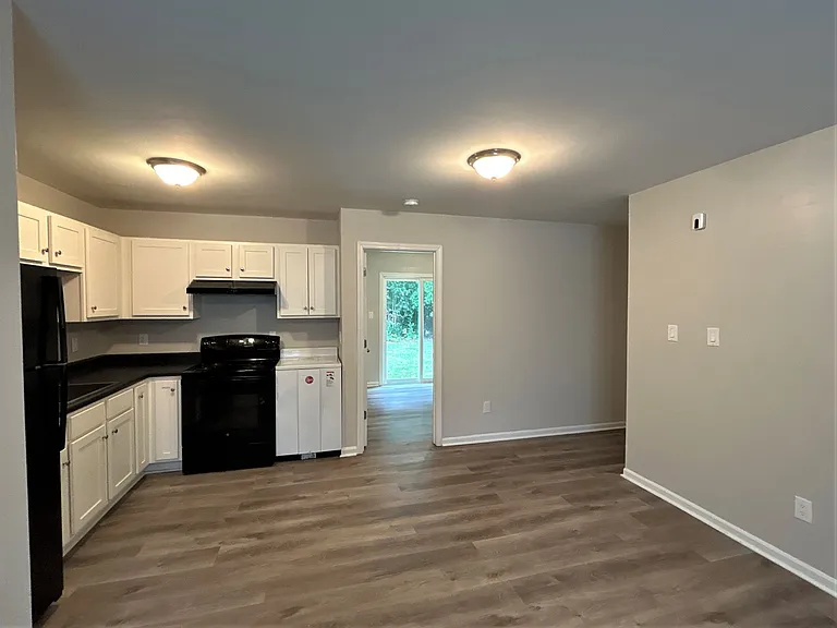 1850 Lowell Bethesda Rd #11 — Photo 9