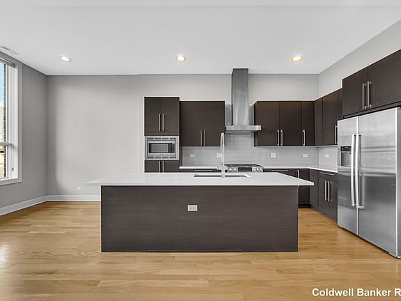 3rd image of 1639 W Warren Blvd #1N