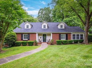 514 Riverside Dr, Morganton, NC 28655
