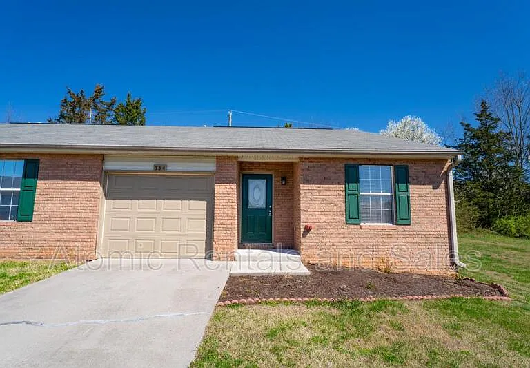 334 Hawthorne Oaks Way — Photo 1
