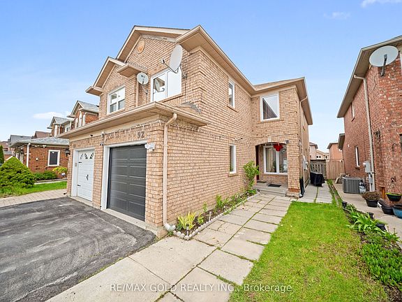 3rd image of 92 Dandelion Rd