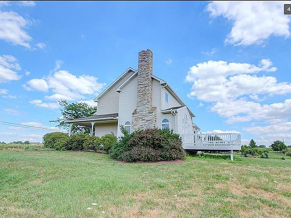 2nd image of 2895 Pheasant Dr
