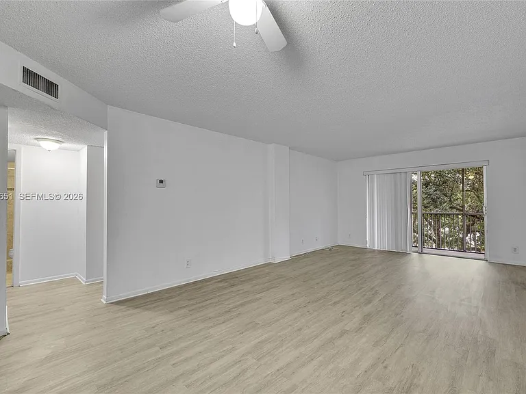 1200 NW 87th Ave #410 — Photo 6