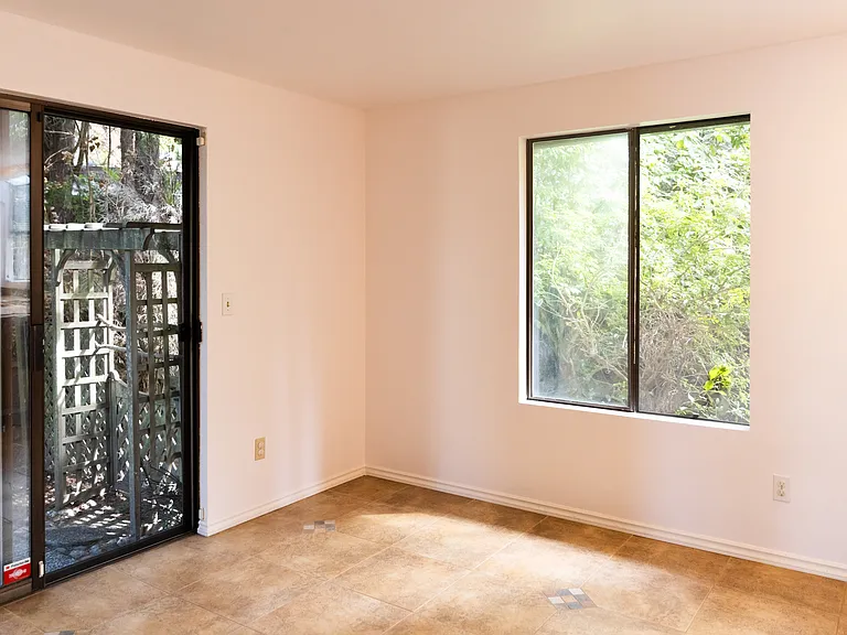 13816 SE 42nd Pl — Photo 10