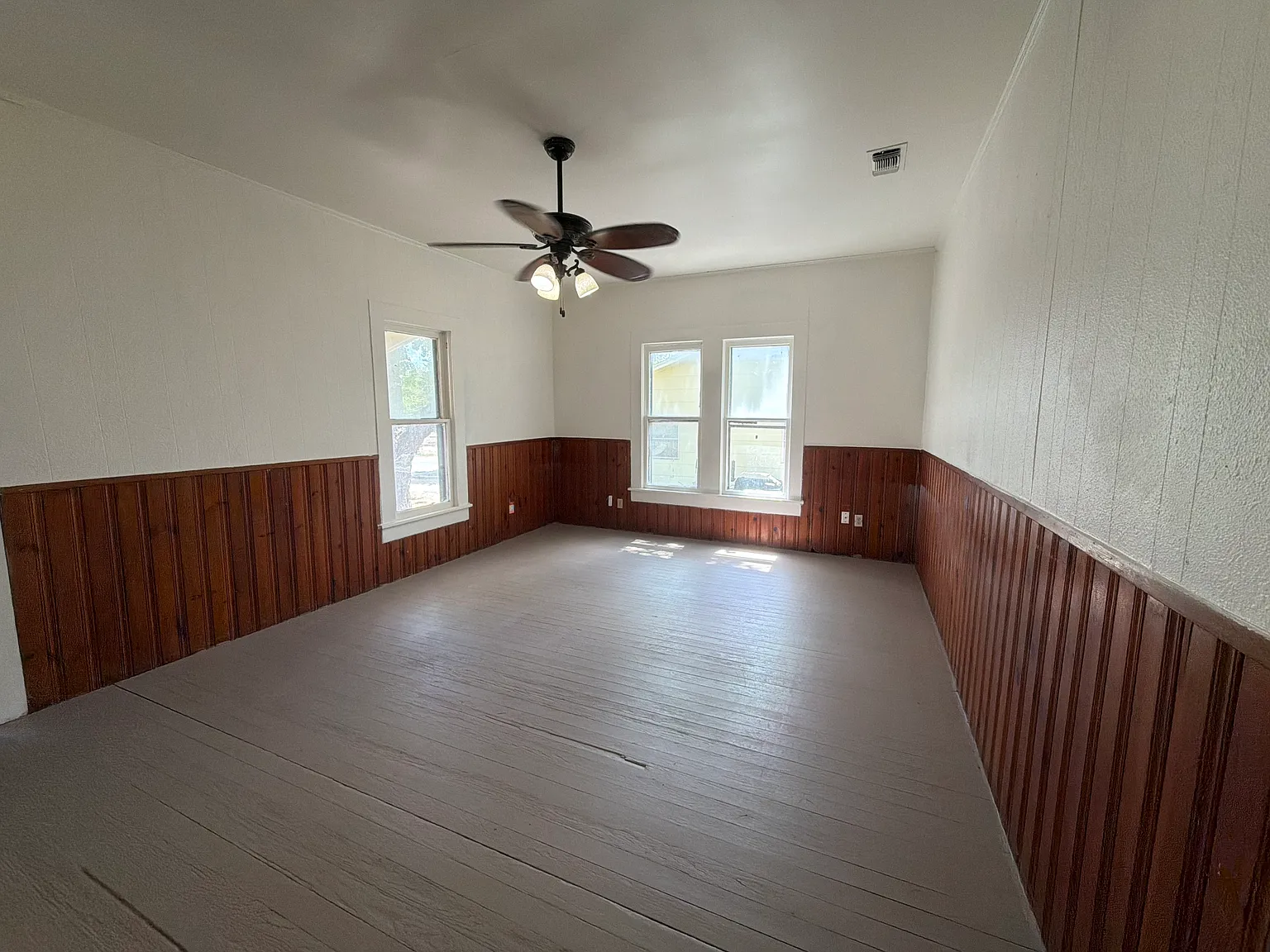 2 bed, 1220 sqft, $975 — Photo 2