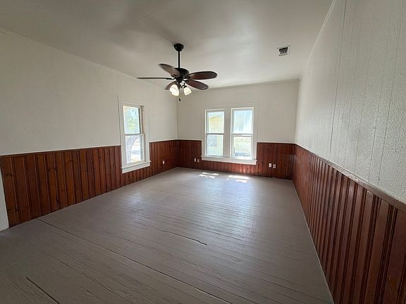 2nd image of 315 Elliott St