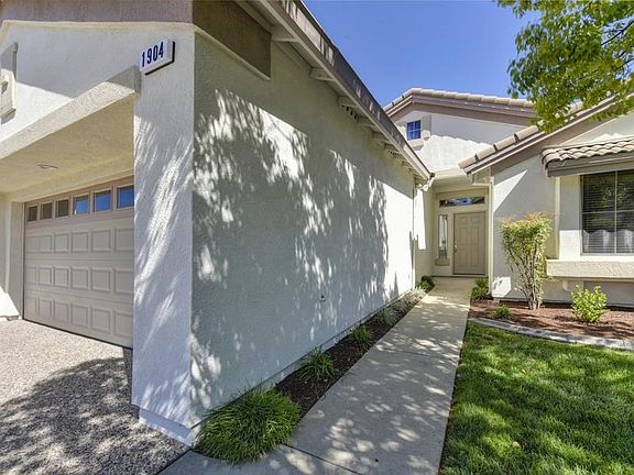 4th image of 1904 Emily Ln