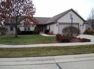 1132 Oriole Dr, Oconomowoc, WI 53066