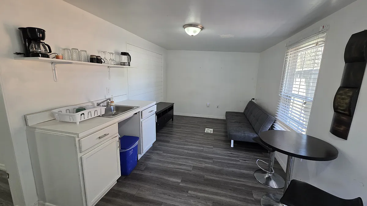 Building Photo - 11625 Rancho Dr