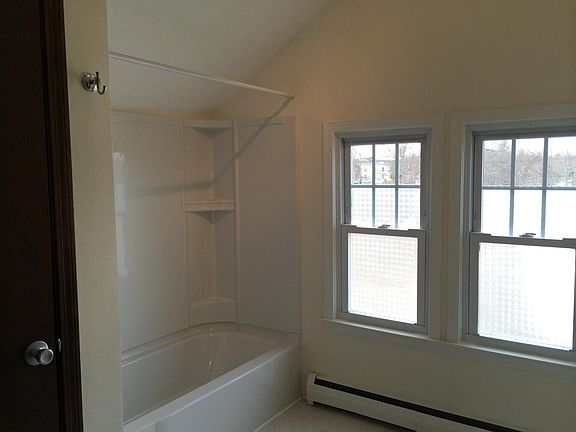 2nd image of 135 Montowese St APT 3