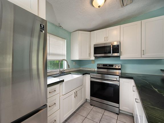 3rd image of 29119 Violet Dr