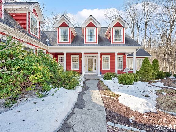 5th image of 64 Summerwood Ridge