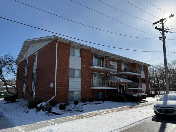 18509 School St APT 2A, Lansing, IL 60438