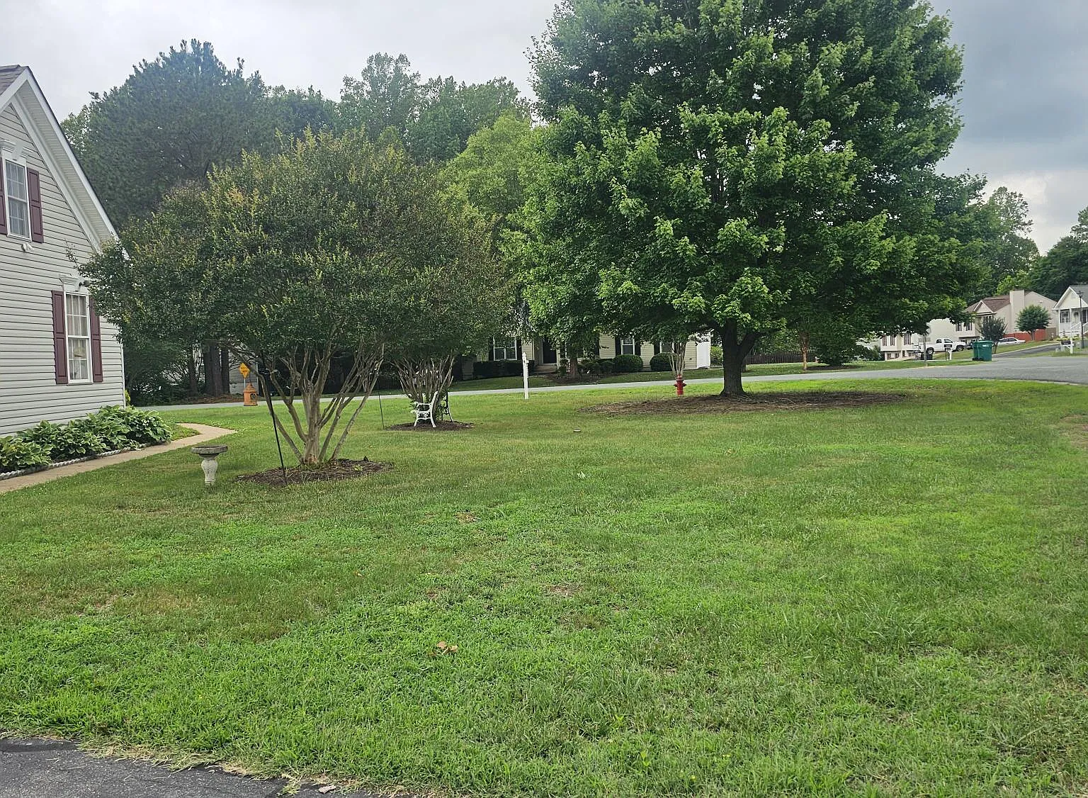 3 bed, 2.0 bath, 1708 sqft, $3,300 — Photo 2