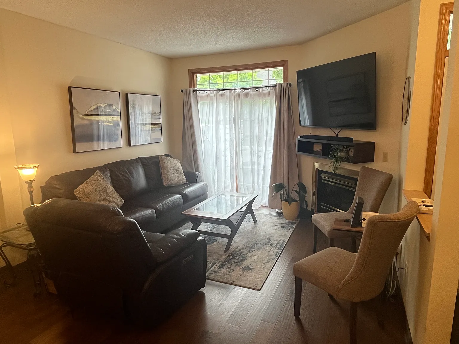 2 bed, 1.5 bath, 1219 sqft, $1,895 — Photo 3