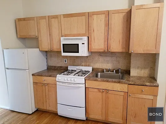 Rented by Bond New York | media 12