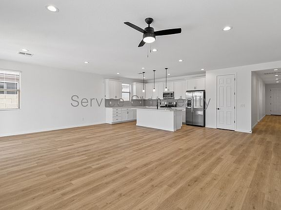 3rd image of 5029 W Roundhouse Rd