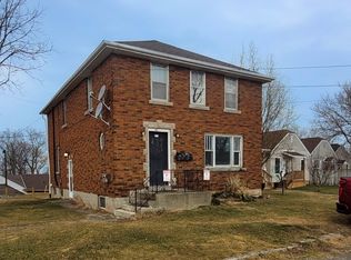 111 Arthur St #B, Saint Catharines, ON L2M1H8