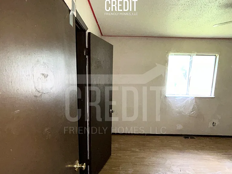 1621 Chambers Rd — Photo 8