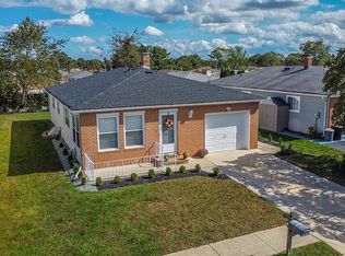 7 Miramar Ct, Toms River, NJ 08757