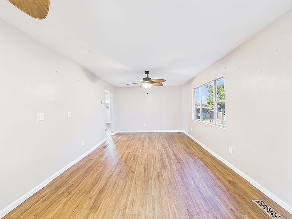 3rd image of 114 Rose St